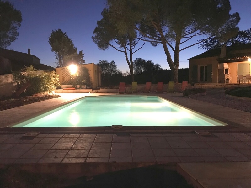 Pure Detox - Cabrières - Piscine vue Ouest en fin de soirée
